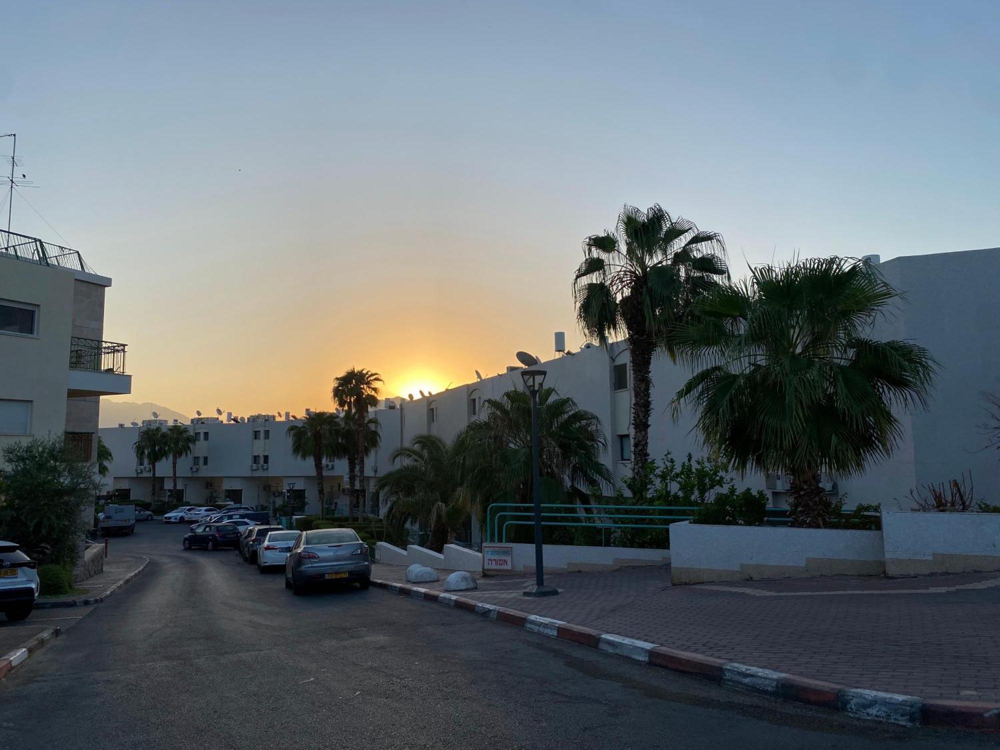 Seaside House & Free Parking Apartment Eilat Bagian luar foto
