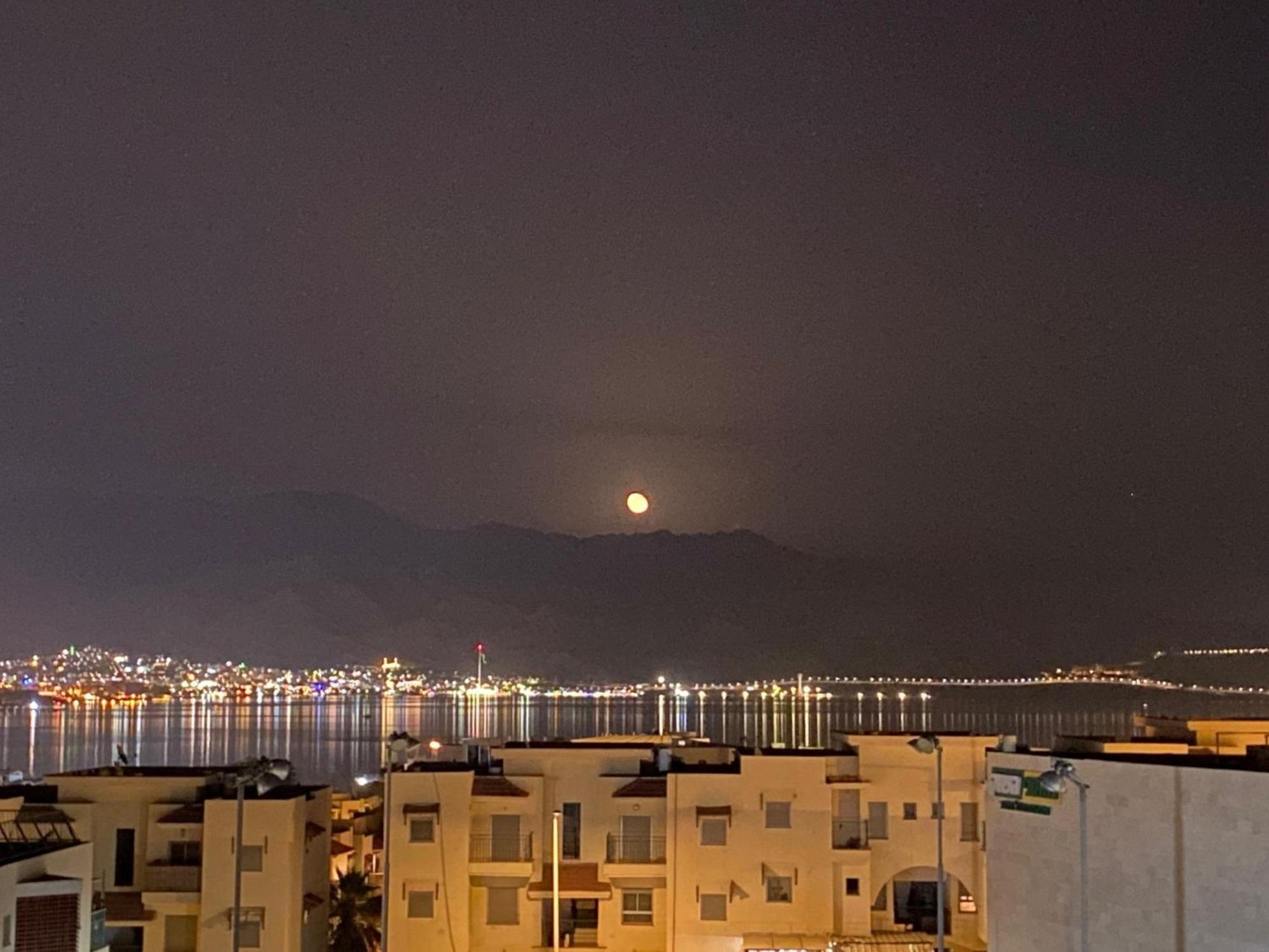 Seaside House & Free Parking Apartment Eilat Bagian luar foto